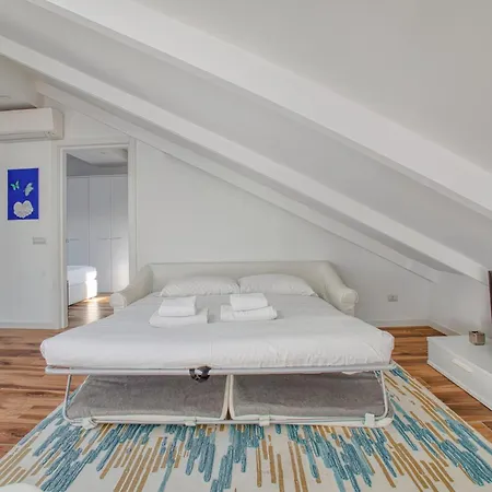 アパート Just Urban - Exclusive Duomo View Penthouse - 5 Min To M4 Dateo ミラノ