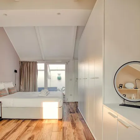 アパート Just Urban - Exclusive Duomo View Penthouse - 5 Min To M4 Dateo ミラノ